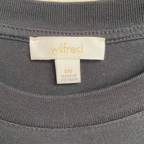 Wilfred Aritzia Black Cropped Boxy Crewneck Short Sleeve T-Shirt - Picture 2 of 5